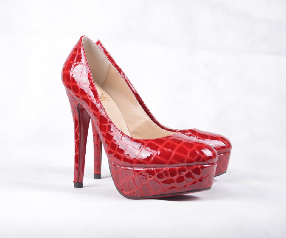 Screenshot №1 pro téma Christian Louboutin High Heels Shoes 960x800