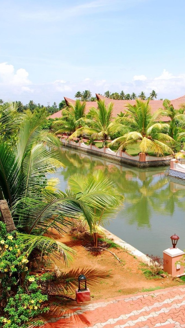 Fondo de pantalla Alleppey or Alappuzha city in the southern Indian state of Kerala 640x1136