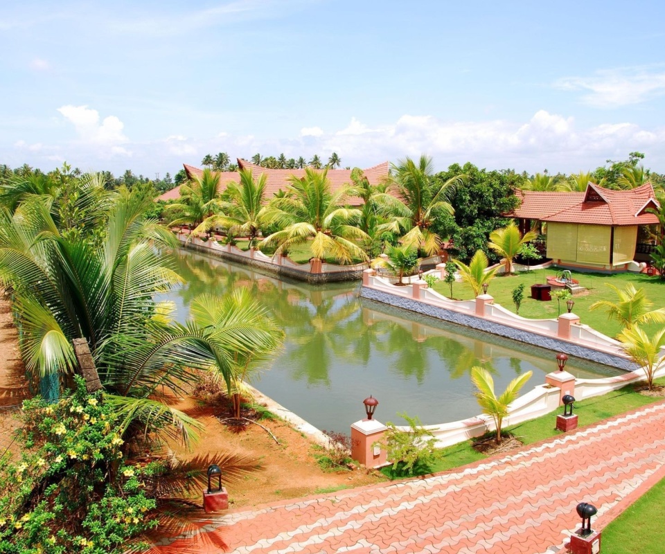 Alleppey or Alappuzha city in the southern Indian state of Kerala screenshot #1 960x800