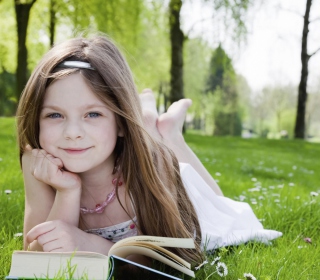 Cute Little Girl Reading Book In Garden - Obrázkek zdarma pro 208x208