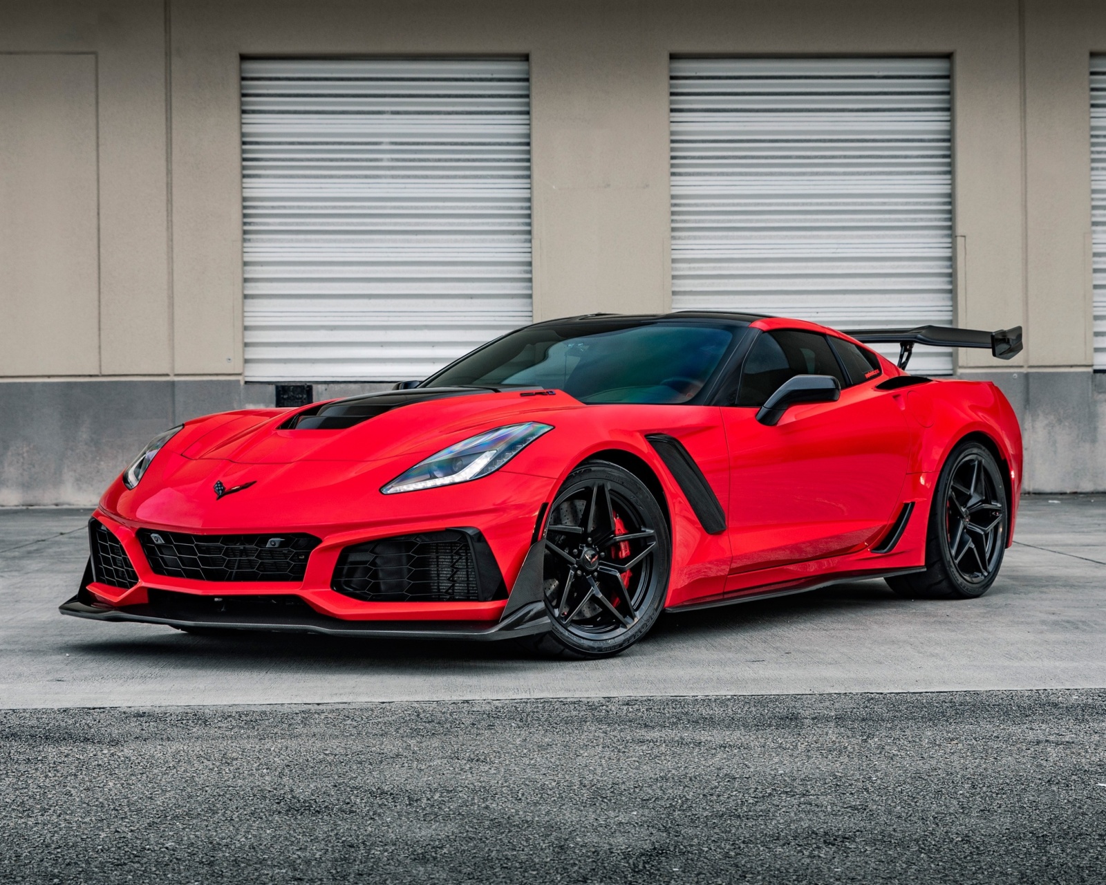 Sfondi Chevrolet Corvette Red Tuning 1600x1280