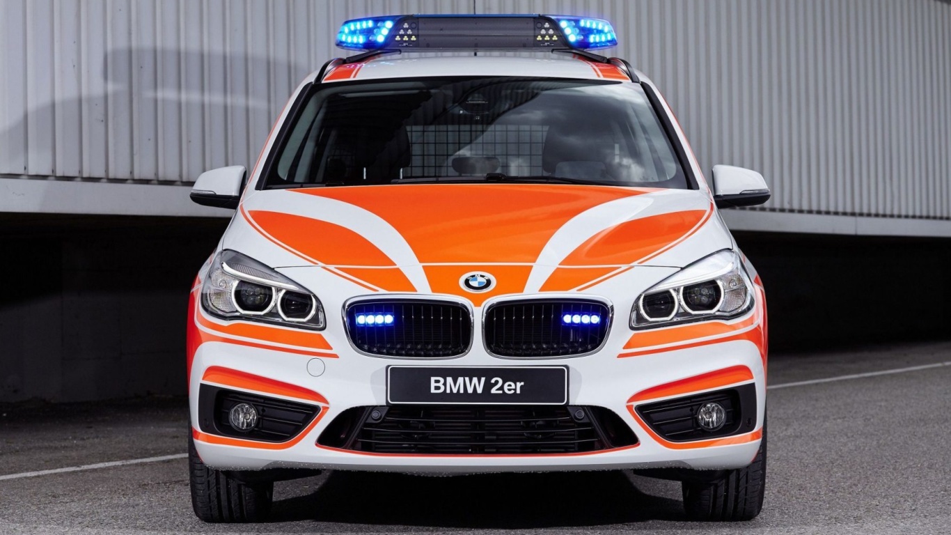 Обои BMW 2 Police Car 1366x768