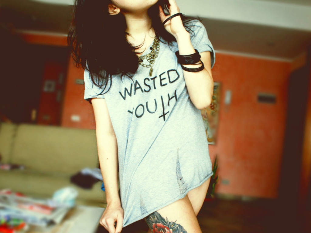 Fondo de pantalla Wasted Youth T-Shirt 1024x768