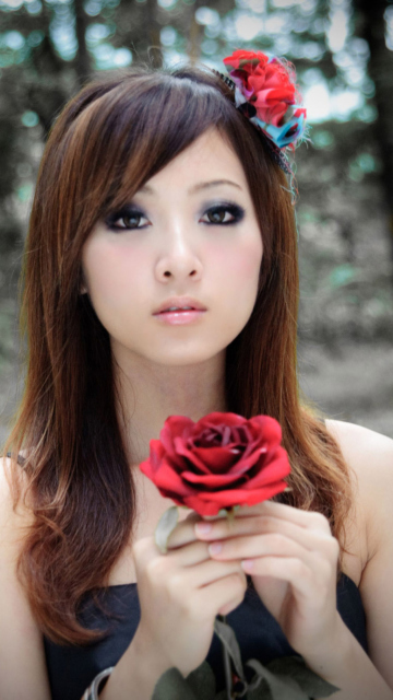 Screenshot №1 pro téma Asian Girl With Red Rose 360x640