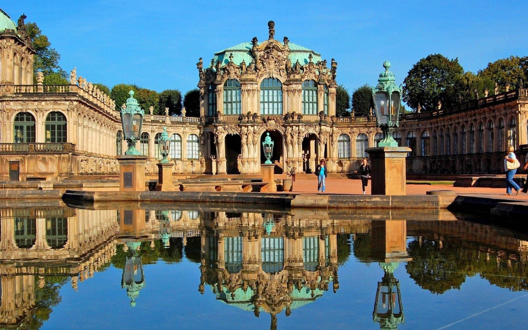 Screenshot №1 pro téma Dresden Zwinger Palace 1680x1050
