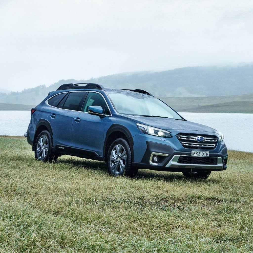 2022 Subaru Outback AWD wallpaper 1024x1024