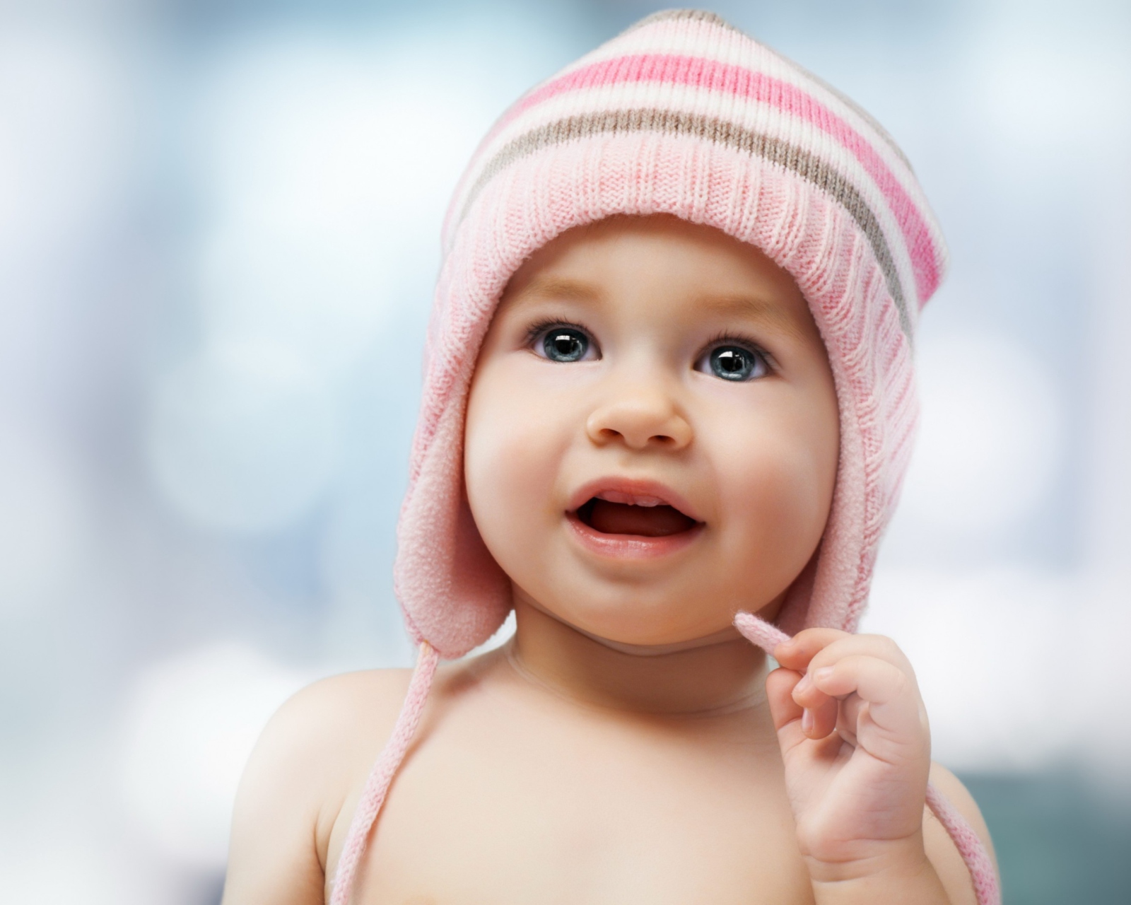 Screenshot №1 pro téma Sweet Baby In Pink Hat 1600x1280