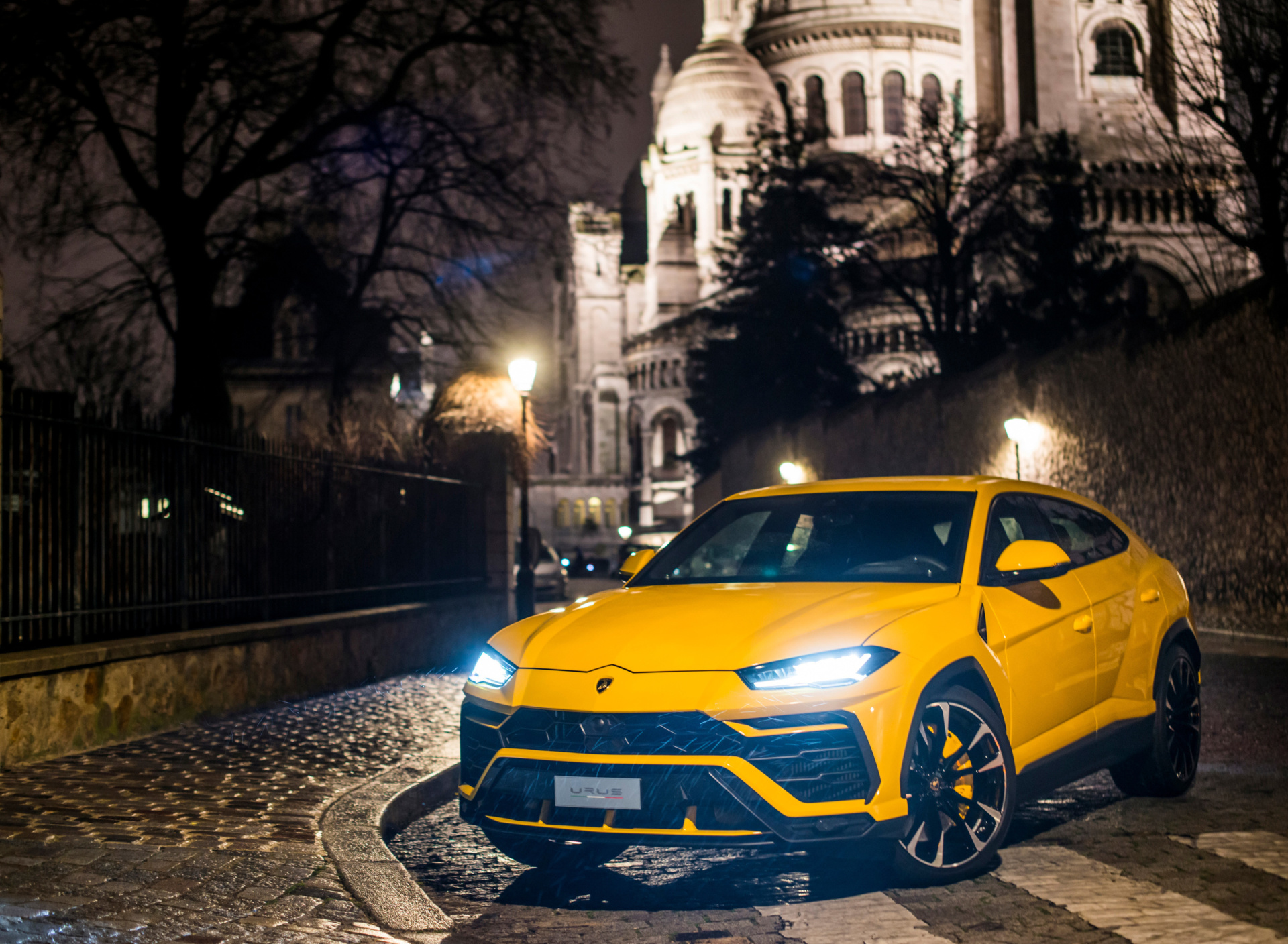 Sfondi Yellow Lamborghini Urus Super SUV 1920x1408