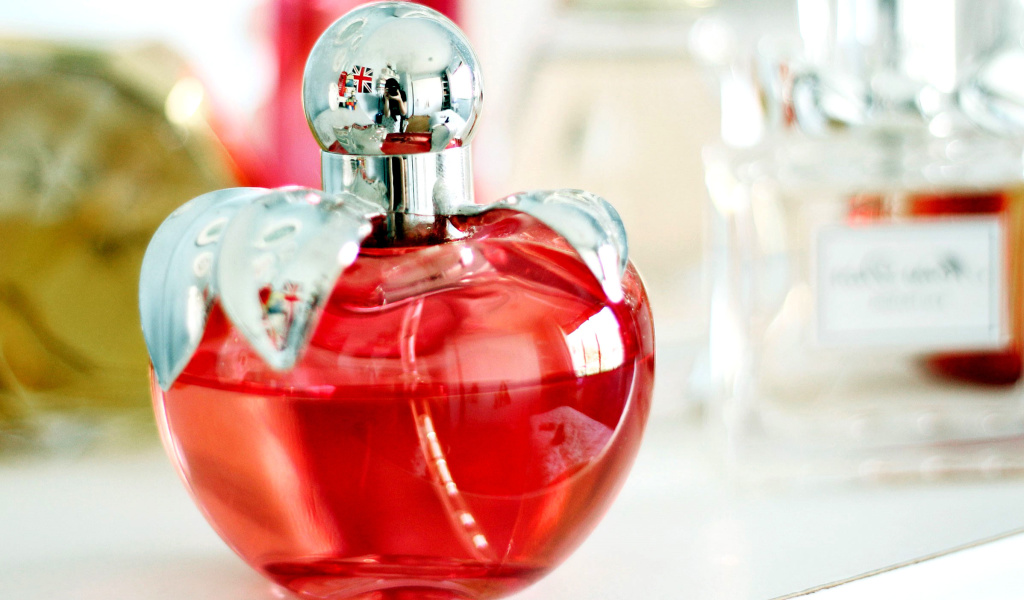 Screenshot №1 pro téma Perfume Red Bottle 1024x600