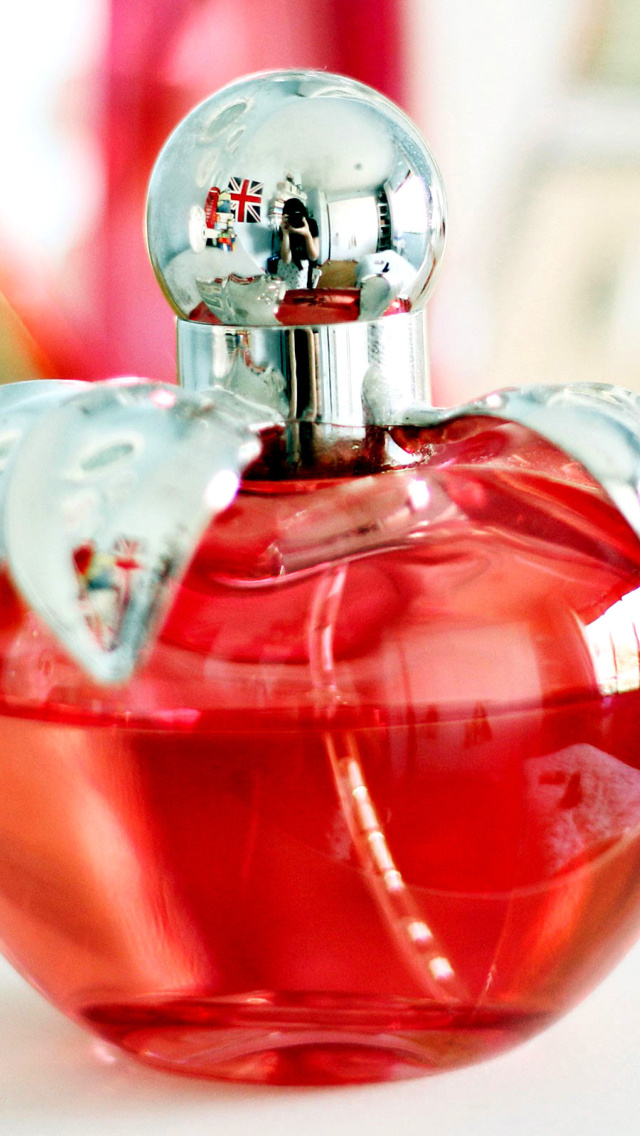 Sfondi Perfume Red Bottle 640x1136