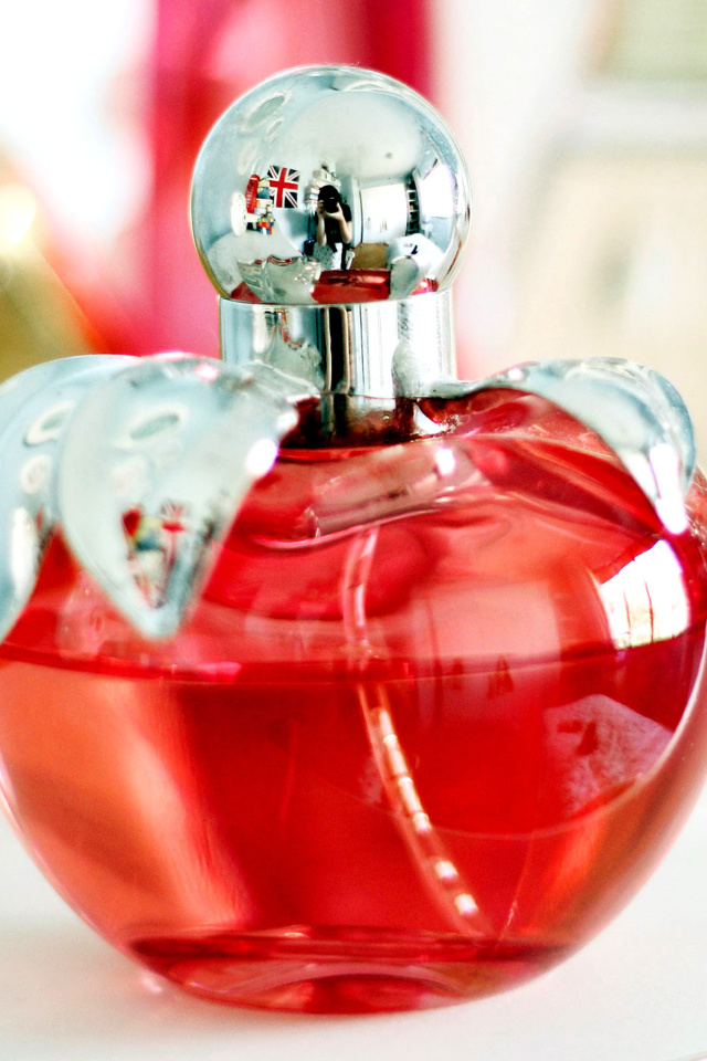 Обои Perfume Red Bottle 640x960