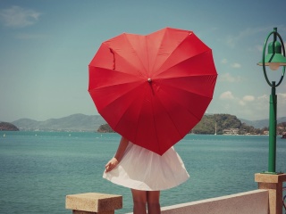 Das Red Heart Umbrella Wallpaper 320x240