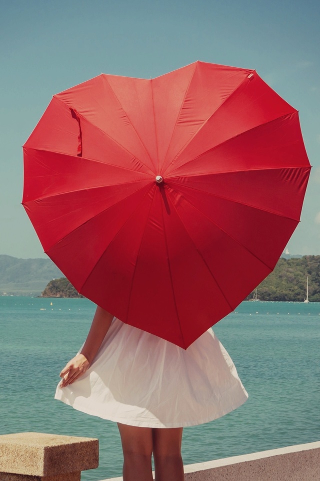 Sfondi Red Heart Umbrella 640x960