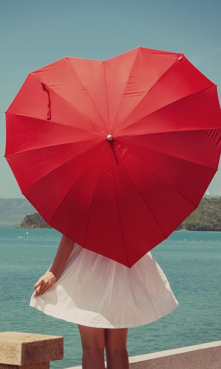 Обои Red Heart Umbrella 768x1280