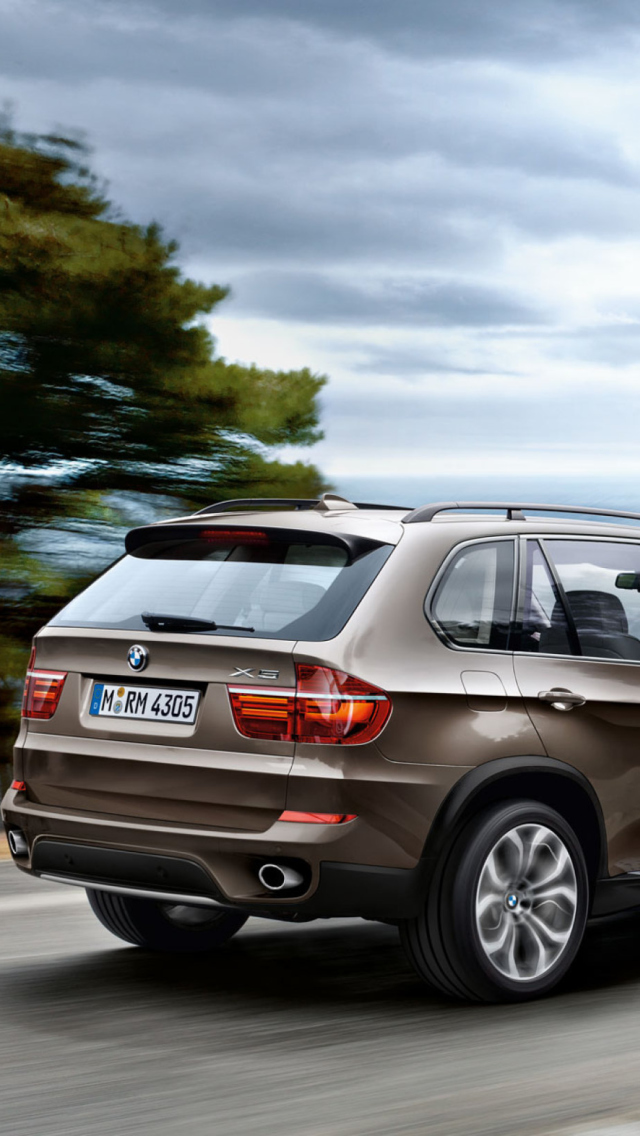 Обои BMW X5 640x1136