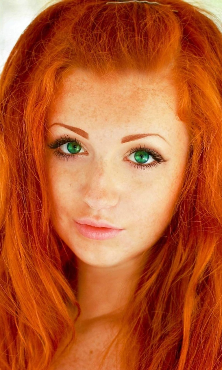 Fondo de pantalla Redhead Girl 768x1280