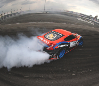 Free Nissan 370Z Drift Picture for iPad Air