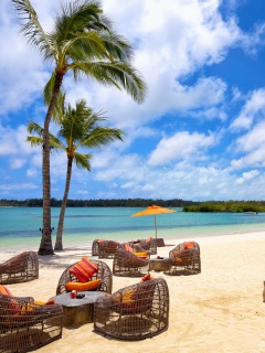 Screenshot №1 pro téma Resort on Paradise Island 240x320