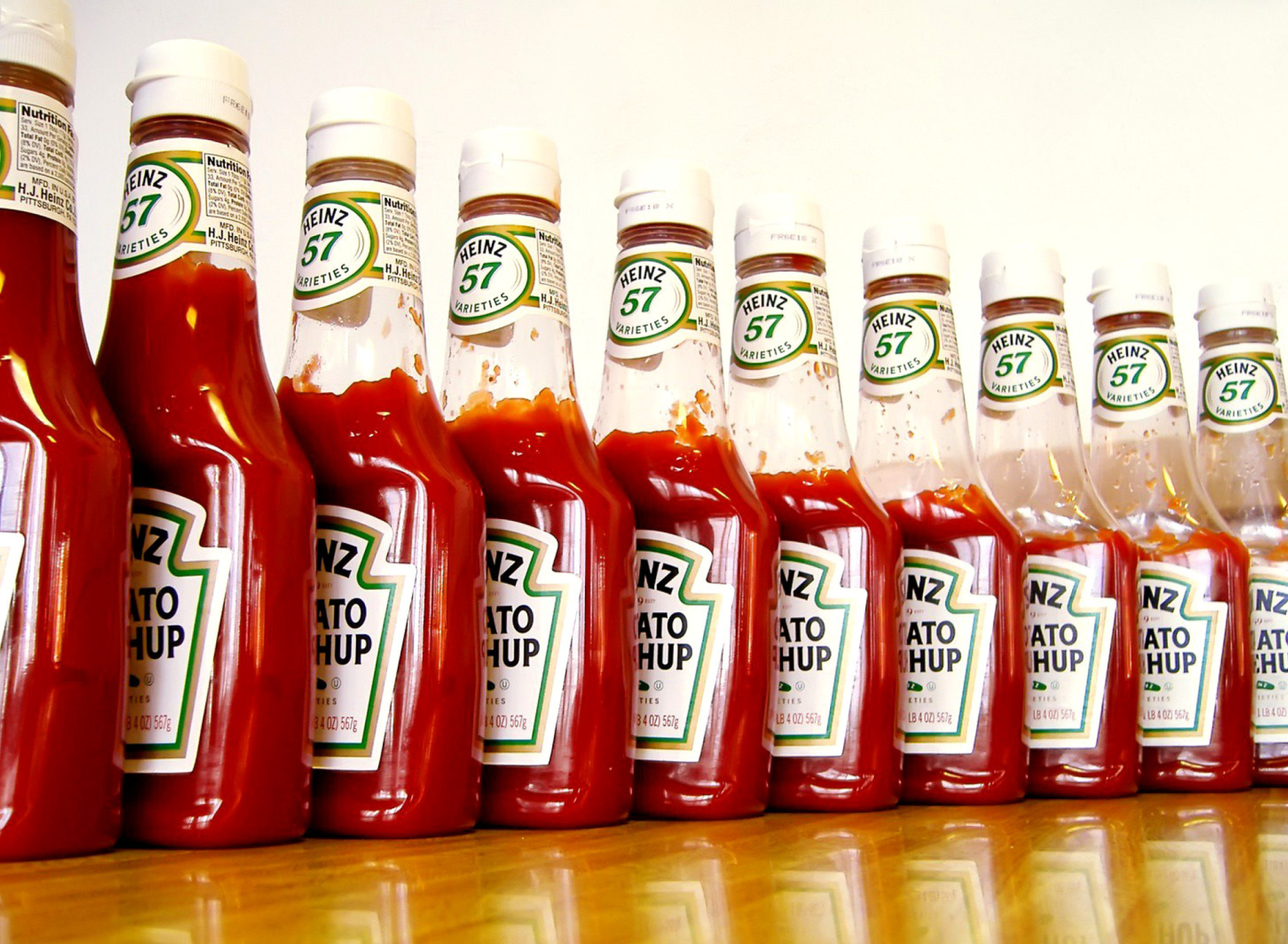 Обои Heinz Ketchup 1920x1408