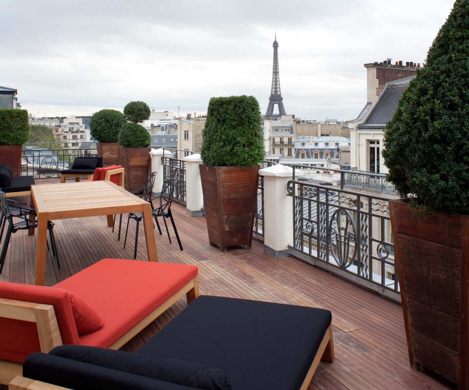 Обои Best Balcony In Paris 960x800