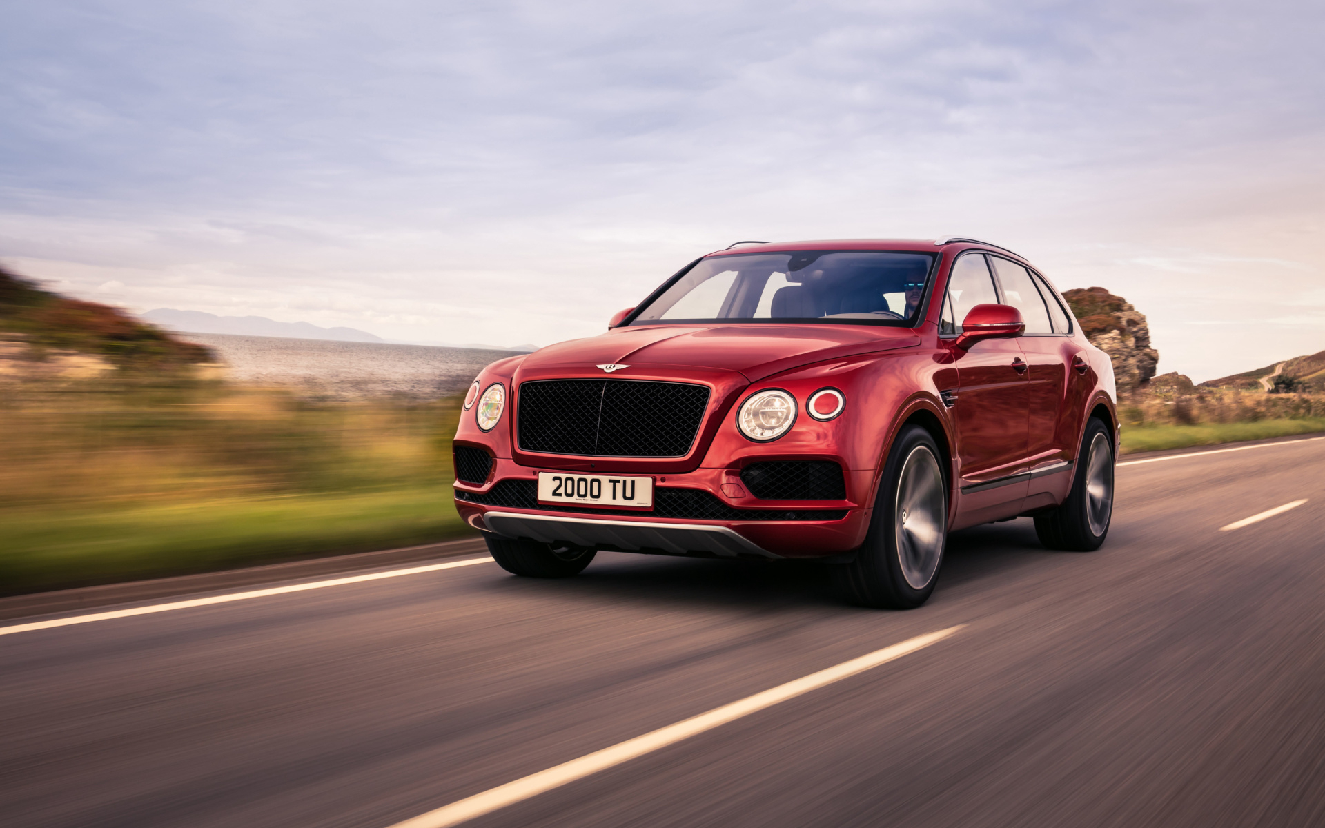 Sfondi Bentley Bentayga Luxury V8 SUV 1920x1200