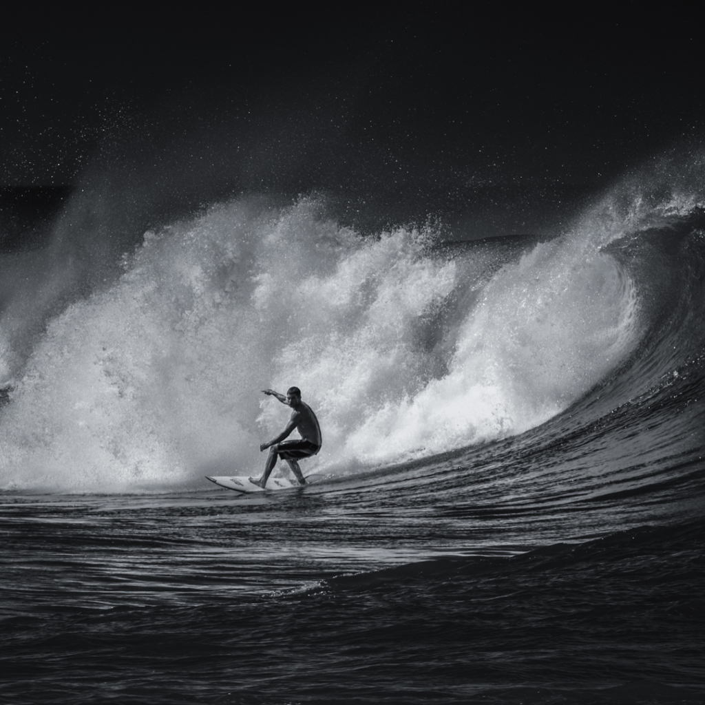 Sfondi Black And White Surfing 1024x1024