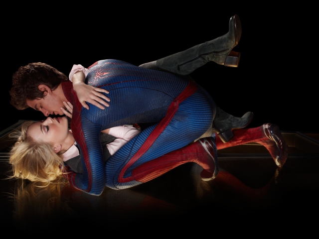 Обои Amazing Spider Man Love Kiss 640x480