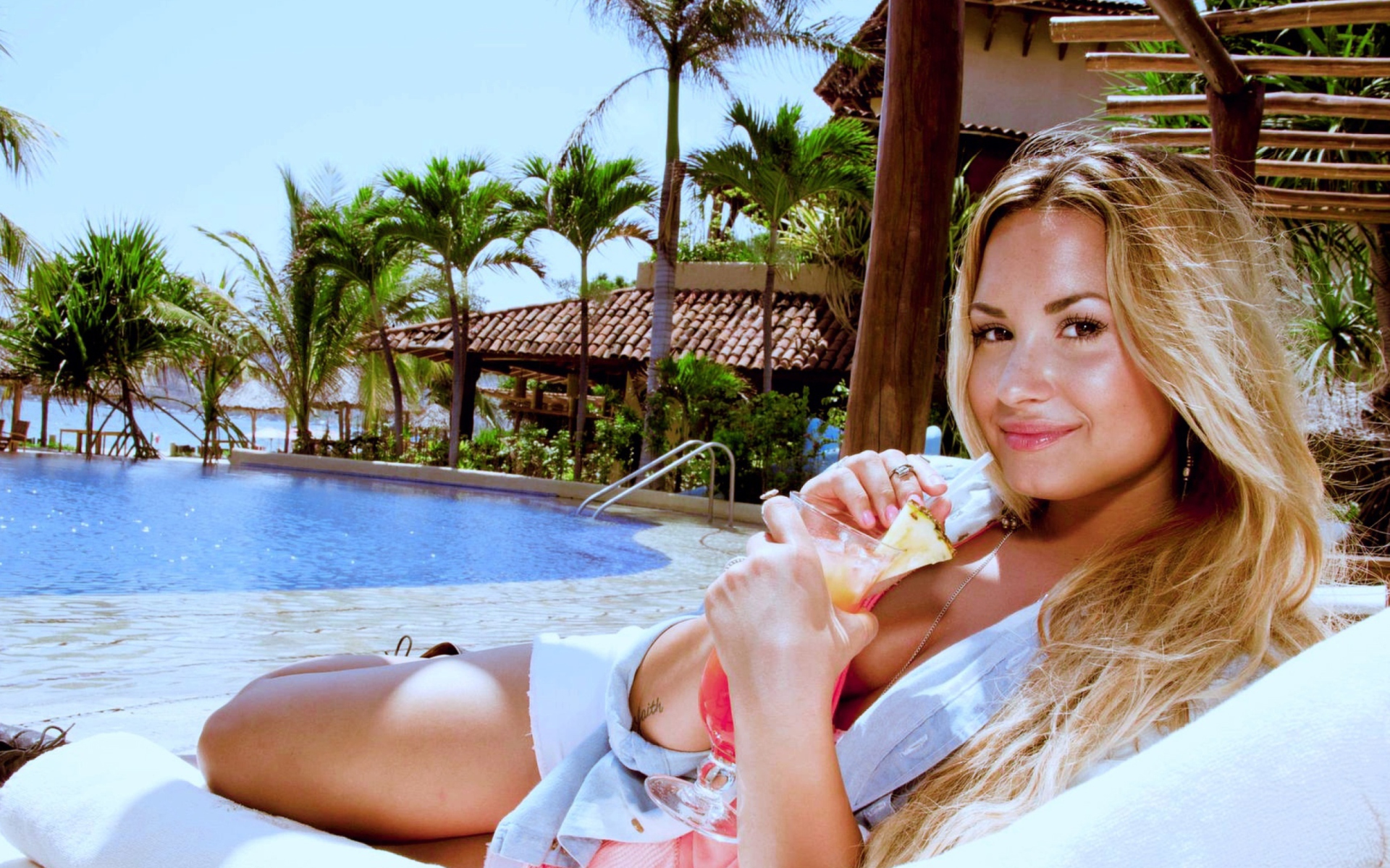 Demi Lovato Summer 2012 screenshot #1 1920x1200