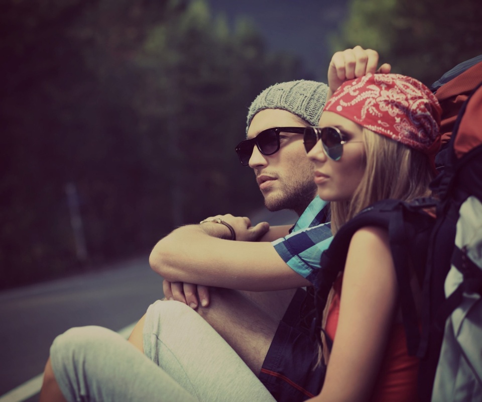 Man and Girl Hiking screenshot #1 960x800