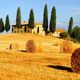 Kostenloses Haystack in Italy Wallpaper für iPad