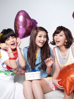 Обои Selina Jen from SHE Taiwanese Mandopop Girl Group 240x320
