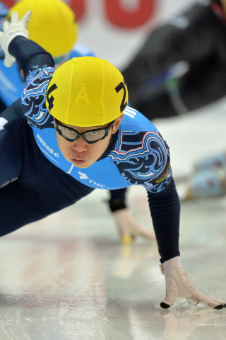 Fondo de pantalla Short Track Speed ​​Skating 320x480