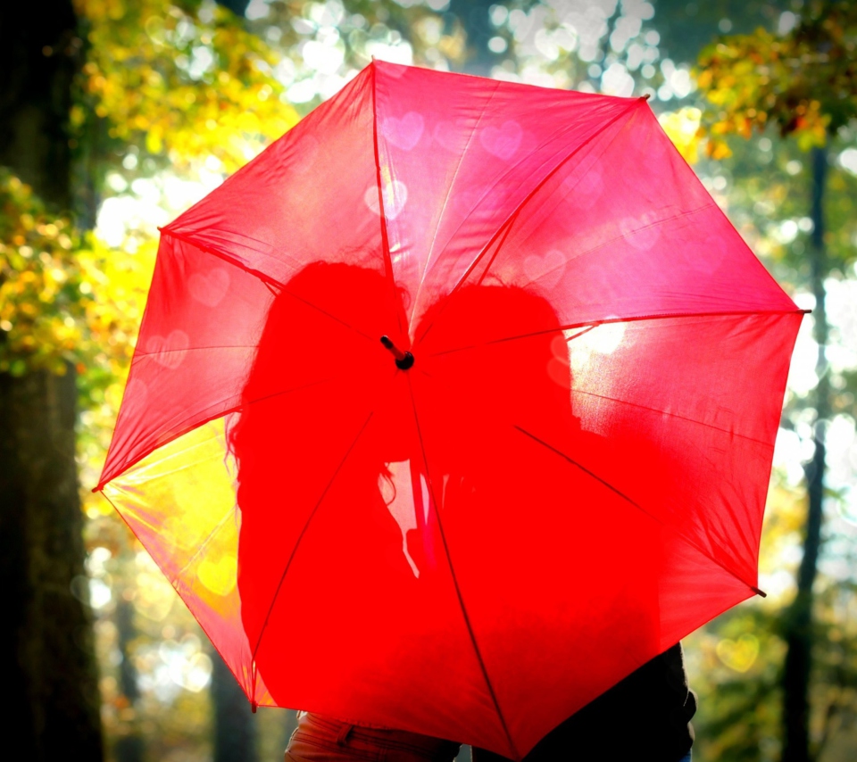 Couple Behind Red Umbrella wallpaper 960x854