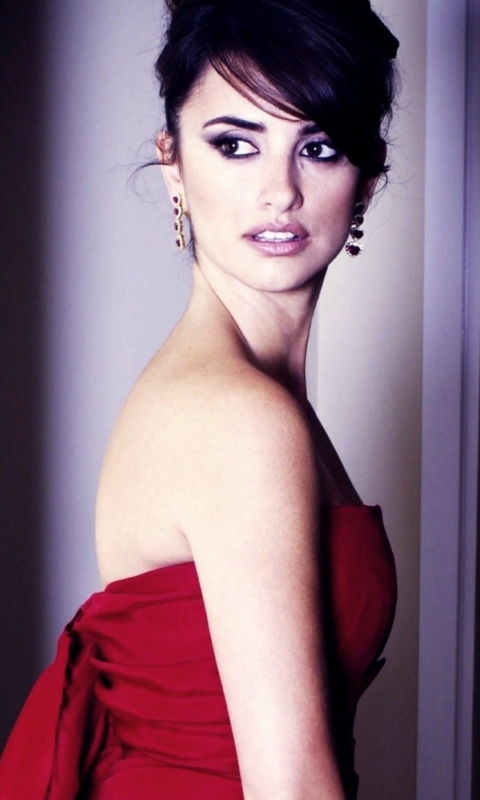 Penelope Cruz In Red Dress wallpaper 480x800
