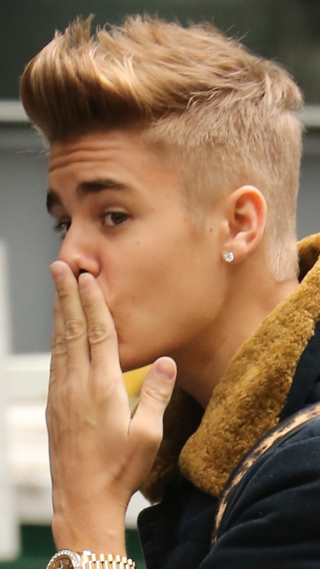 Das Justin Bieber Air Kiss Wallpaper 1080x1920