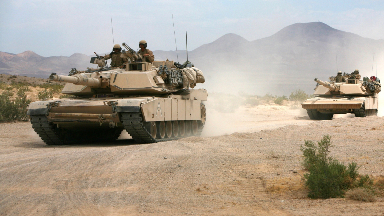 Sfondi United States Marine Corps on Tanks 1280x720
