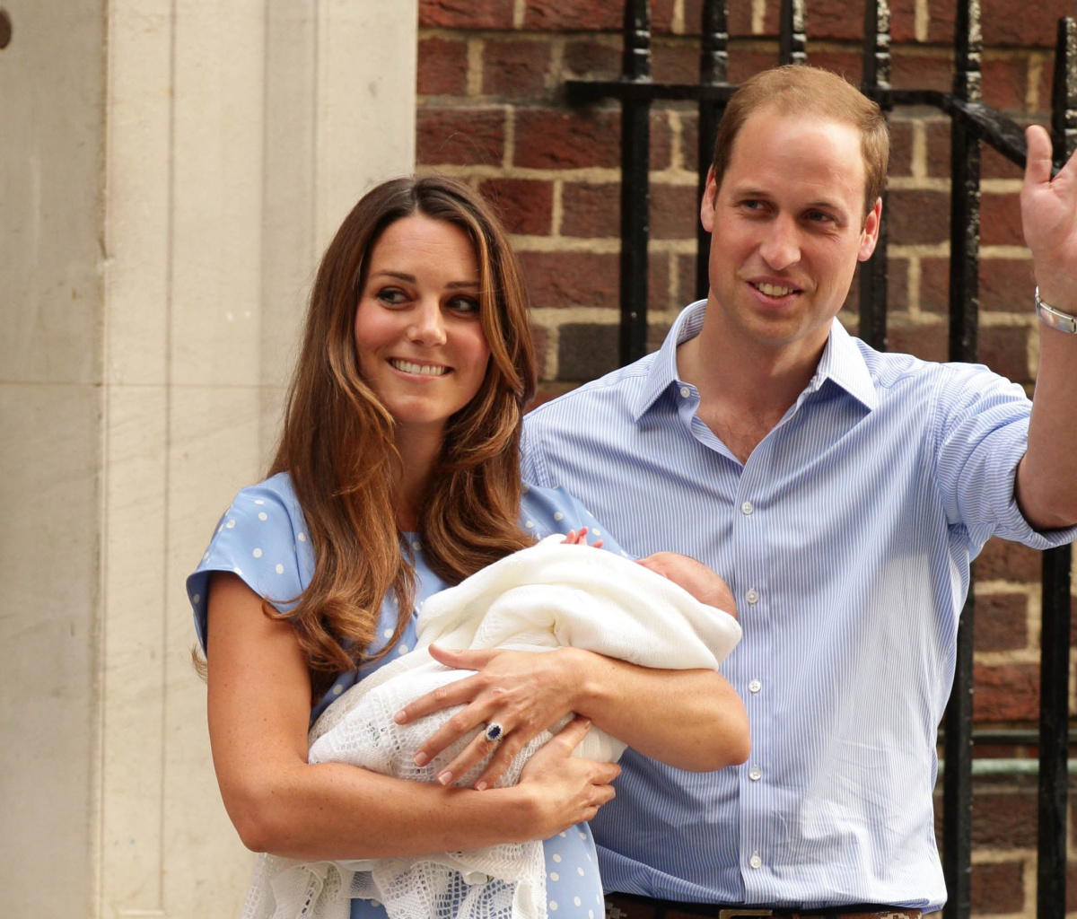 Sfondi Royal Family Kate Middleton and William Prince 1200x1024