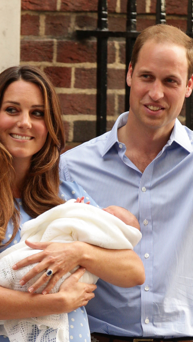 Sfondi Royal Family Kate Middleton and William Prince 640x1136