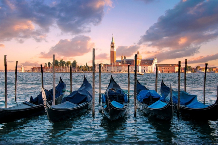 Venice Italy Gondolas wallpaper