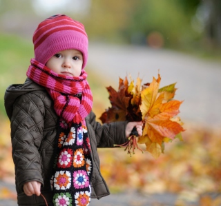 Kostenloses Cute Baby In Autumn Wallpaper für 128x128