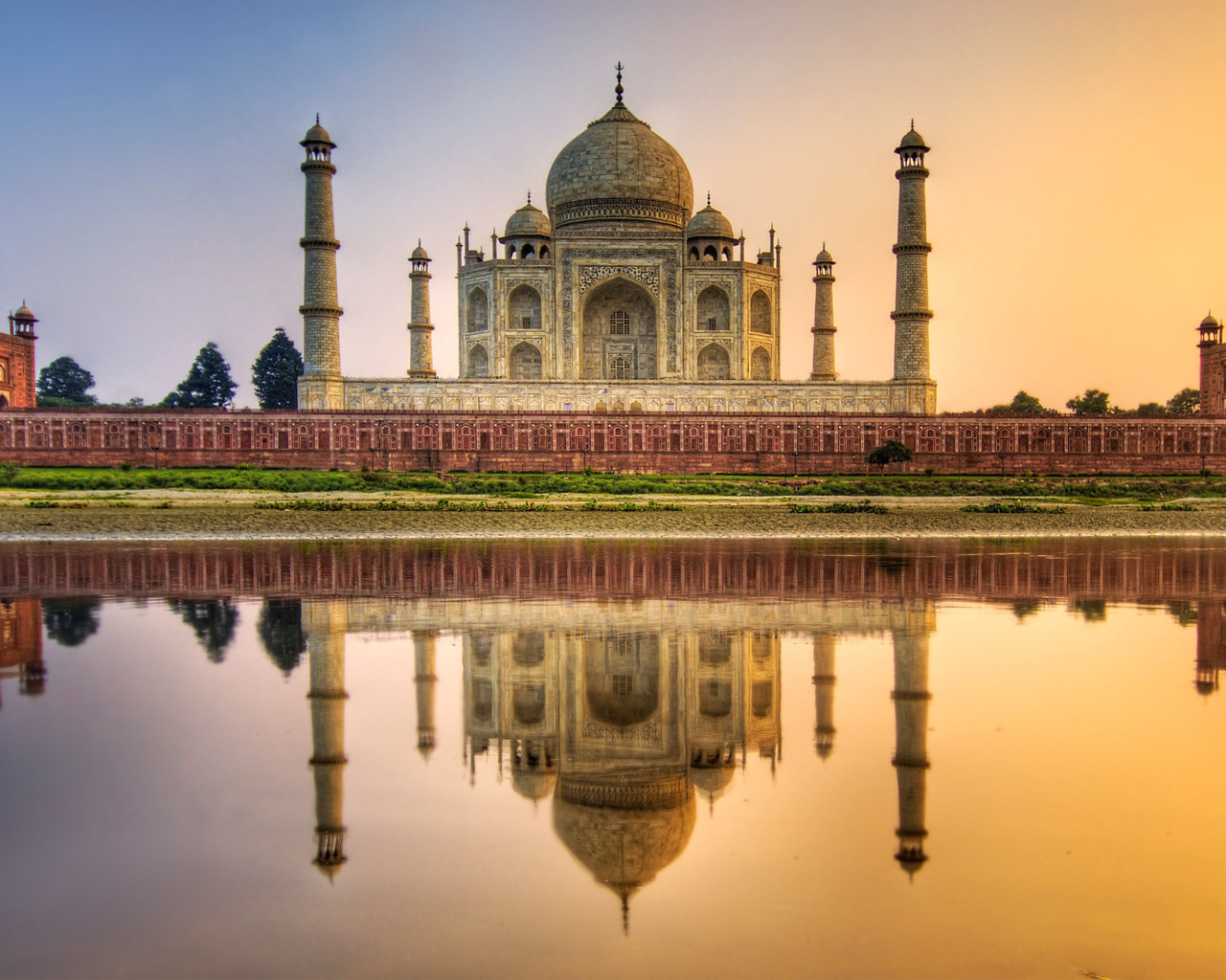 Taj Mahal India wallpaper 1280x1024