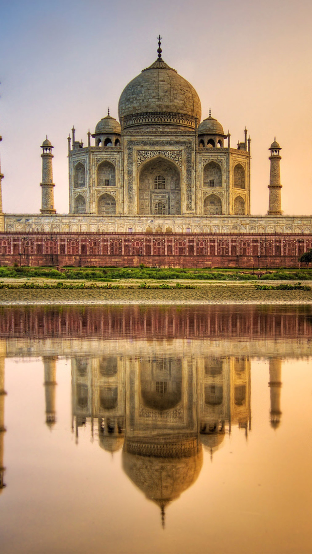 Fondo de pantalla Taj Mahal India 640x1136