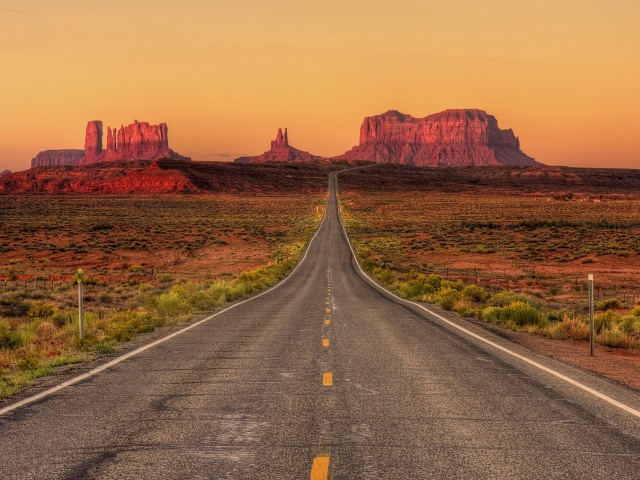 Das Monument Valley in Arizona Wallpaper 640x480