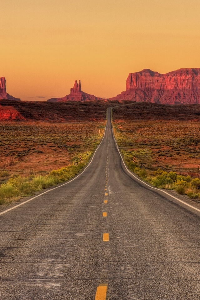 Das Monument Valley in Arizona Wallpaper 640x960