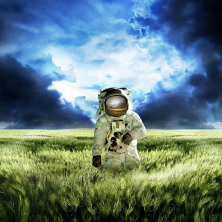 Kostenloses Astronaut On New Planet Wallpaper für iPad mini 2
