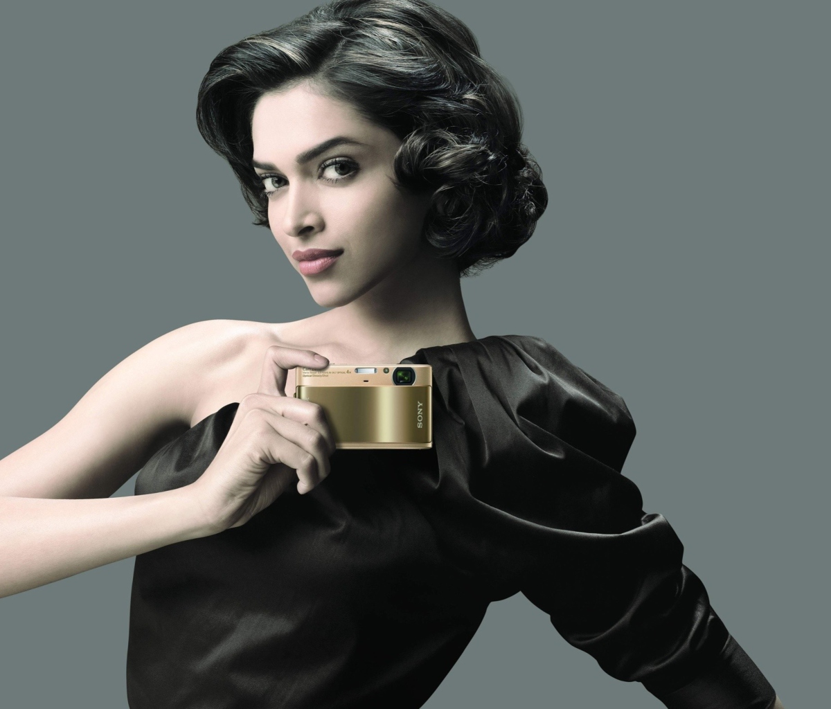 Sfondi Deepika Padukone Posh Style 1200x1024