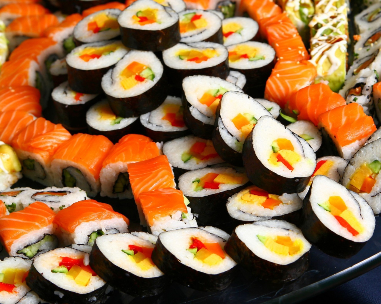 Fondo de pantalla Japanese Sushi Rolls 1280x1024