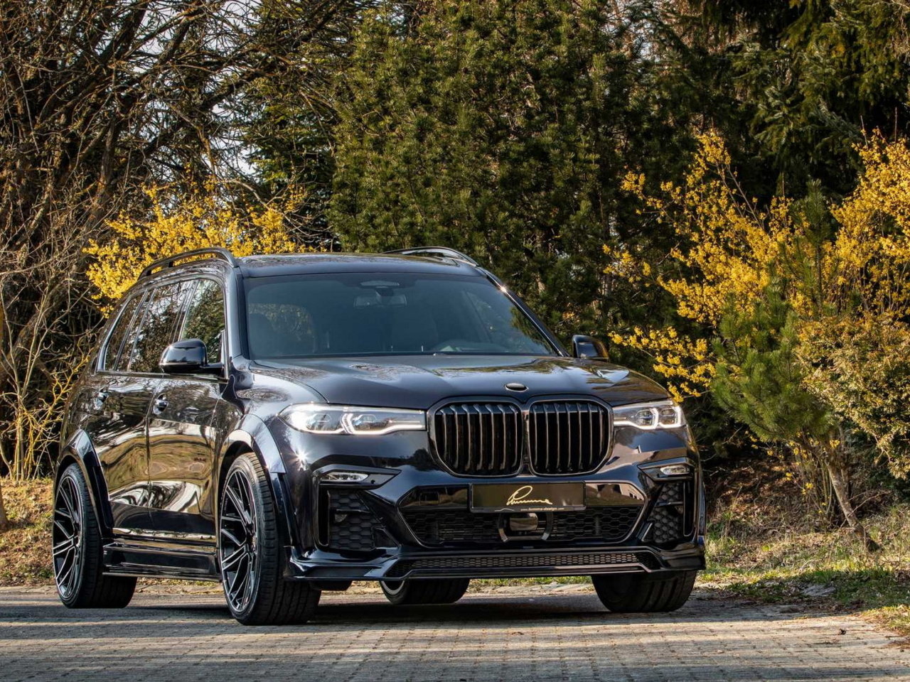 Fondo de pantalla BMW X7 Lumma Long Tail 1280x960