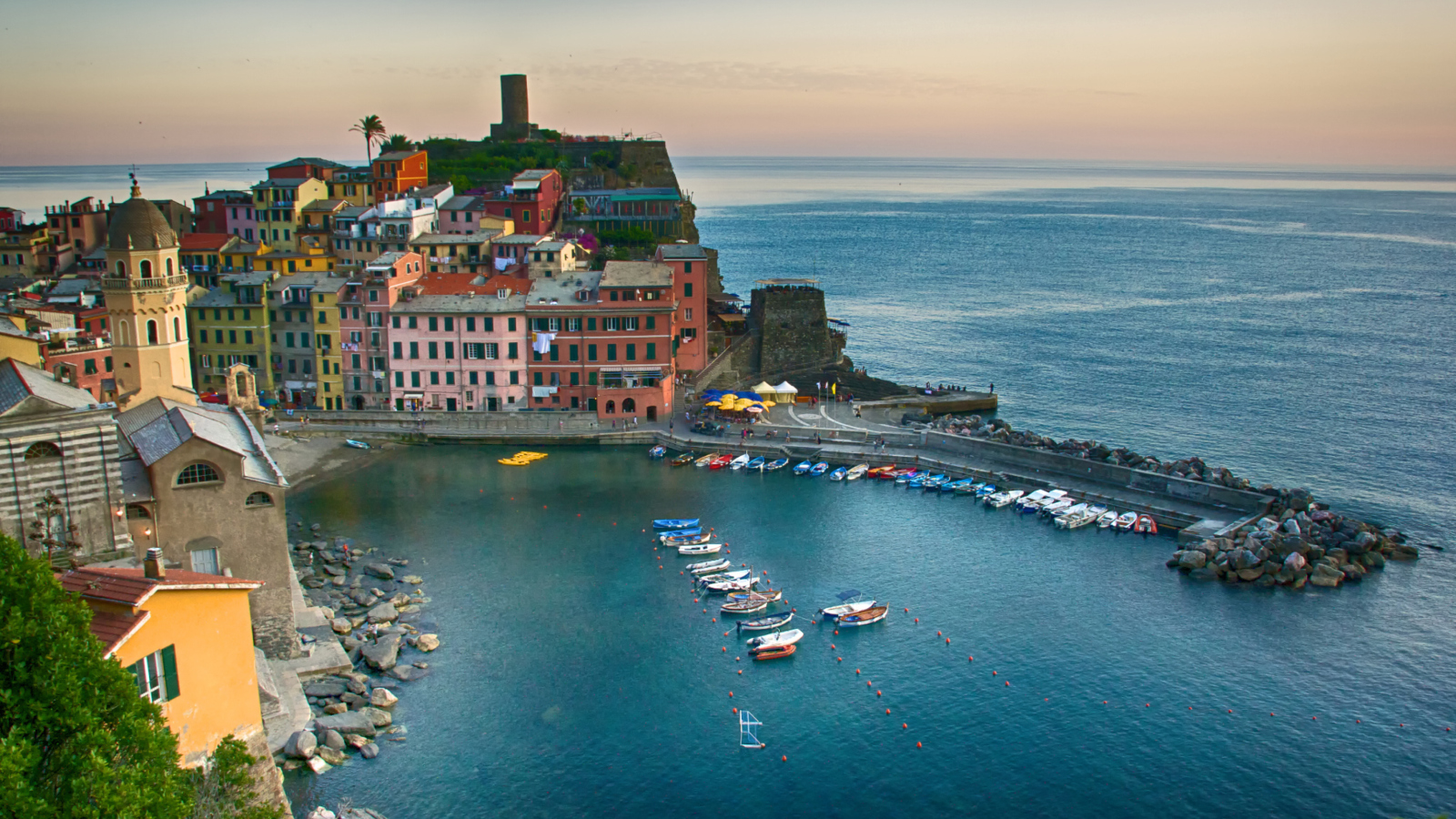 Vernazza, Cinque Terre, Italy, Ligurian Sea screenshot #1 1600x900