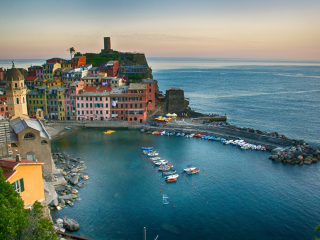 Screenshot №1 pro téma Vernazza, Cinque Terre, Italy, Ligurian Sea 320x240